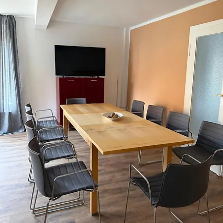 Fuer Familientreffen Mit Grossem Garten, 4 Schlafzimmer, 2 Baeder, Parkplaetze Holiday home *
