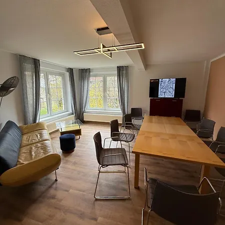 Holiday home Fuer Familientreffen Mit Grossem Garten, 4 Schlafzimmer, 2 Baeder, Parkplaetze