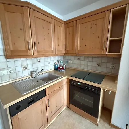 Fuer Familientreffen Mit Grossem Garten, 4 Schlafzimmer, 2 Baeder, Parkplaetze Holiday home Erfurt