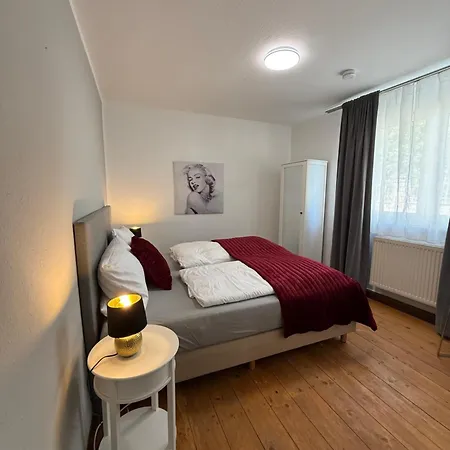Fuer Familientreffen Mit Grossem Garten, 4 Schlafzimmer, 2 Baeder, Parkplaetze * Erfurt